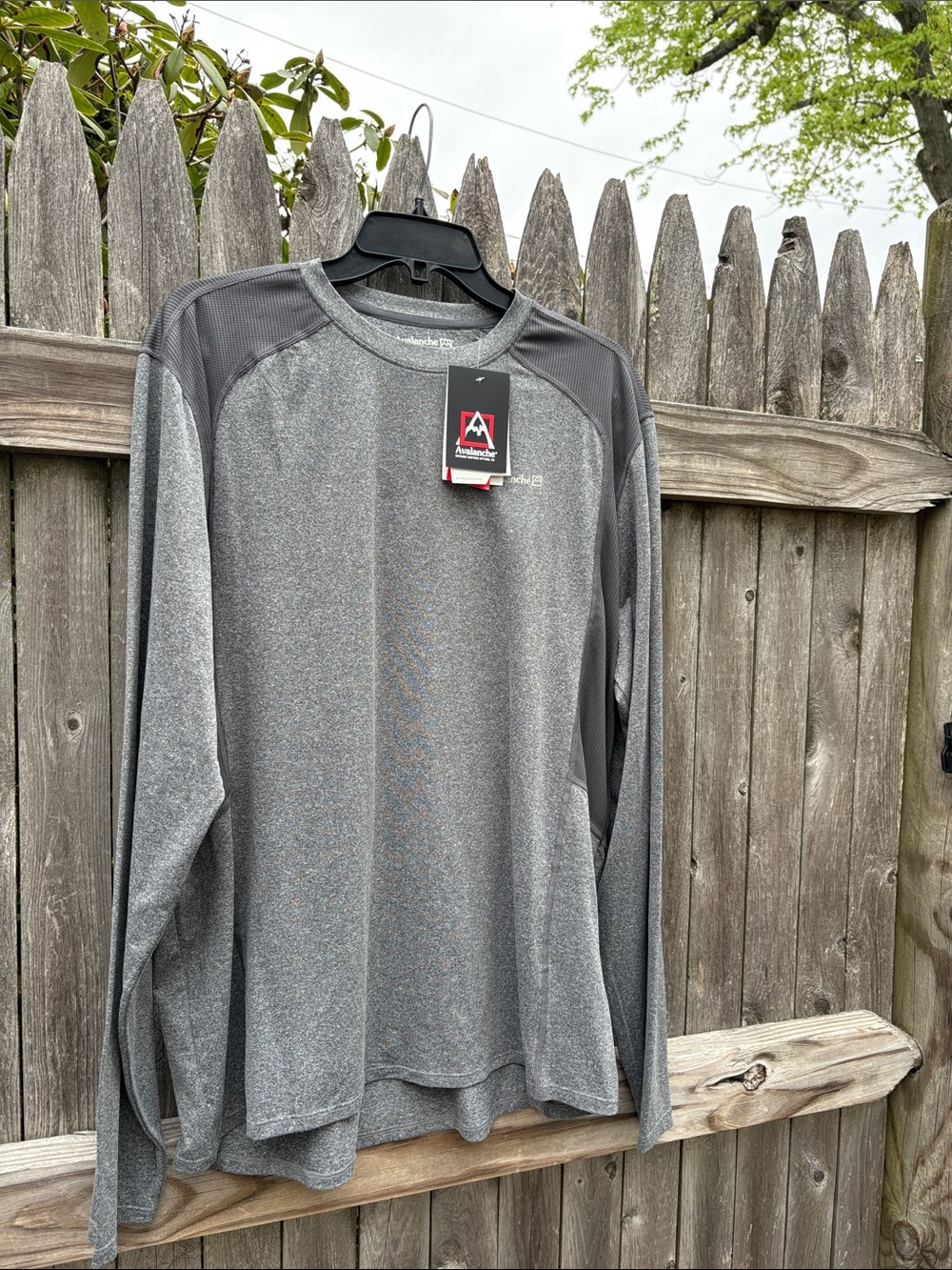 Avalanche XL performance long sleeve. NWT!